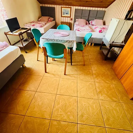 Goscinne Teligi 1 - Adriana * מיילנו